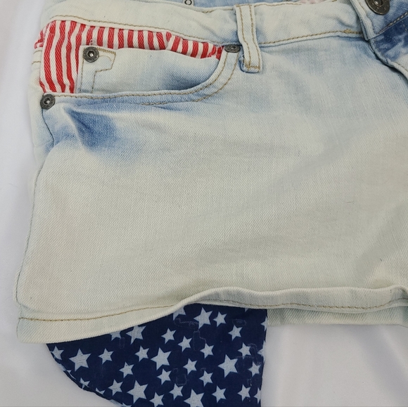 Denim shorts with American flag, size 9 - Picture 2 of 6